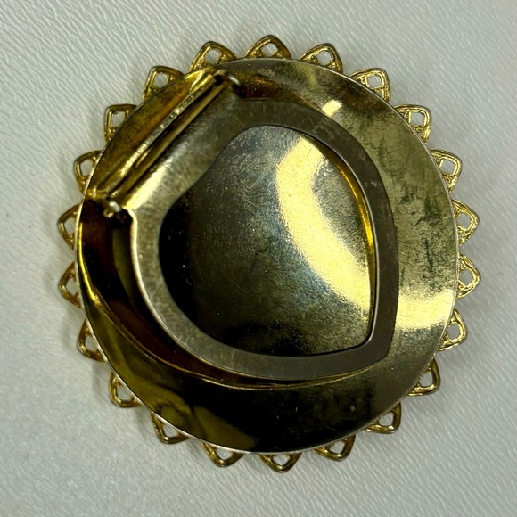 Vintage Gold Tone Filigree Scarf Clip - Picture 9 of 9